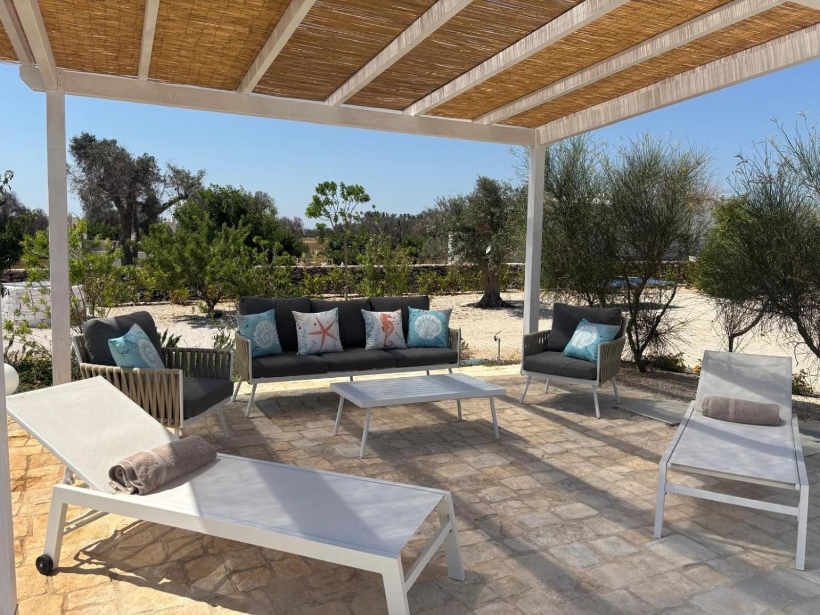 Trullo Flamingo · Villa con piscina privata a Carovigno, Puglia, (Puglia)